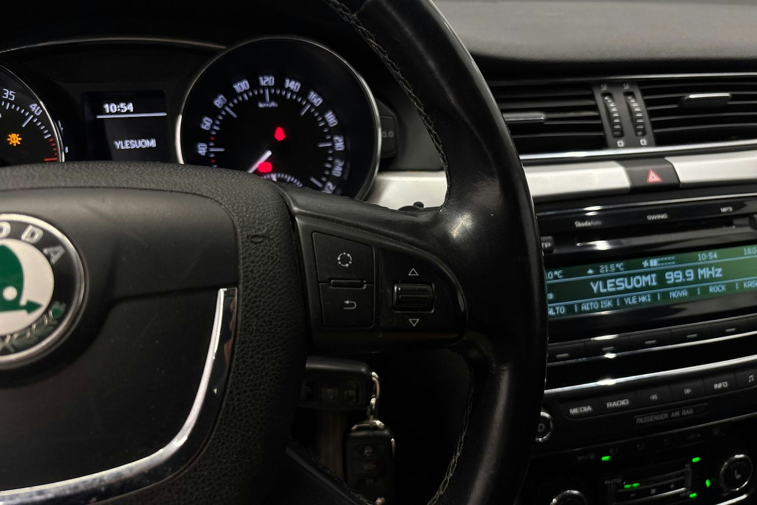 ruskea (beige) Skoda Superb 2010 kuva 21.