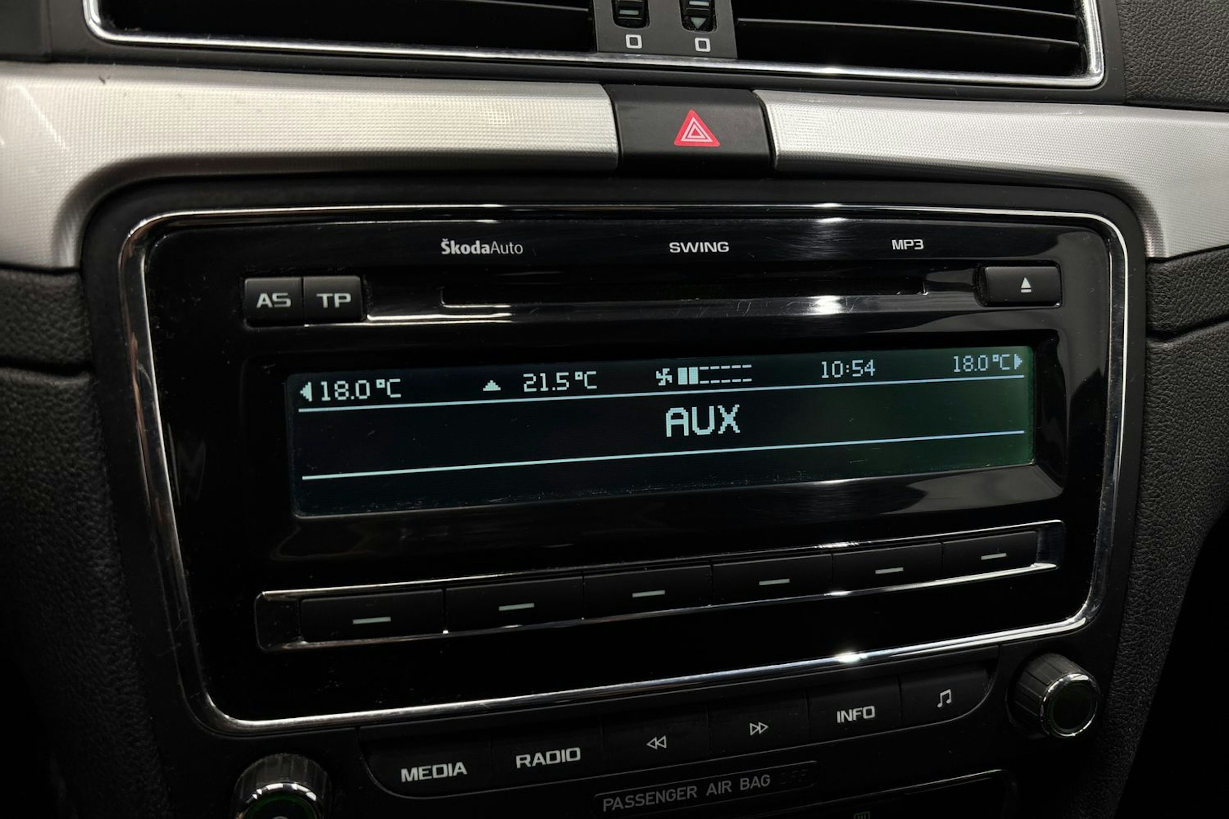 ruskea (beige) Skoda Superb 2010 kuva 23.
