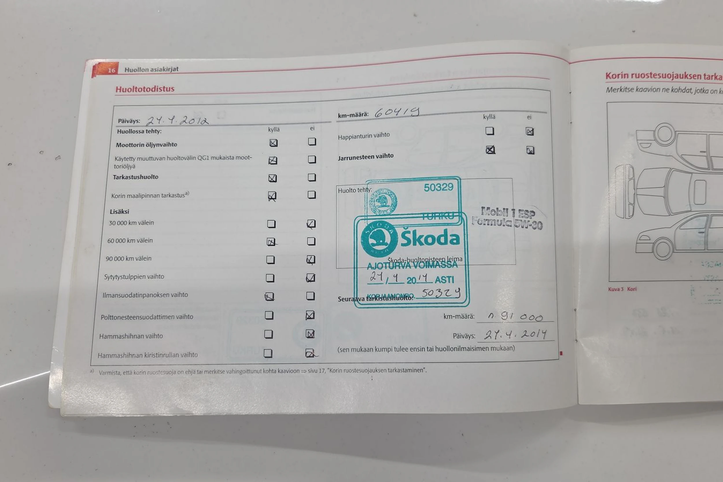 Valkoinen Skoda Superb 2010 kuva 22.