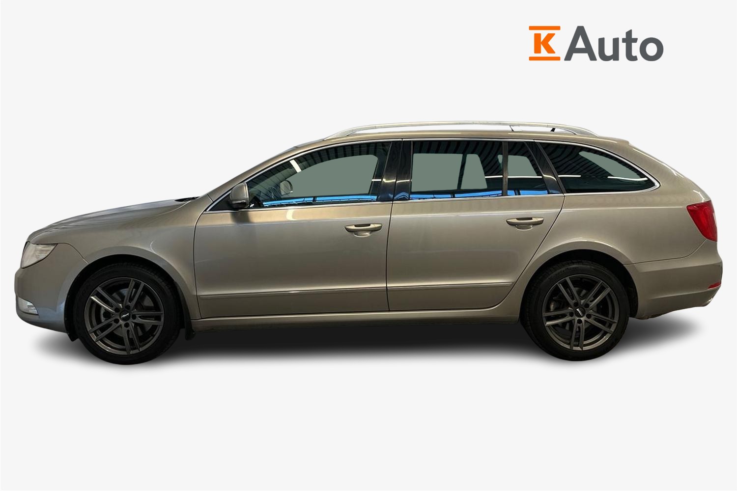 Skoda Superb 2011, kuva 5/27
