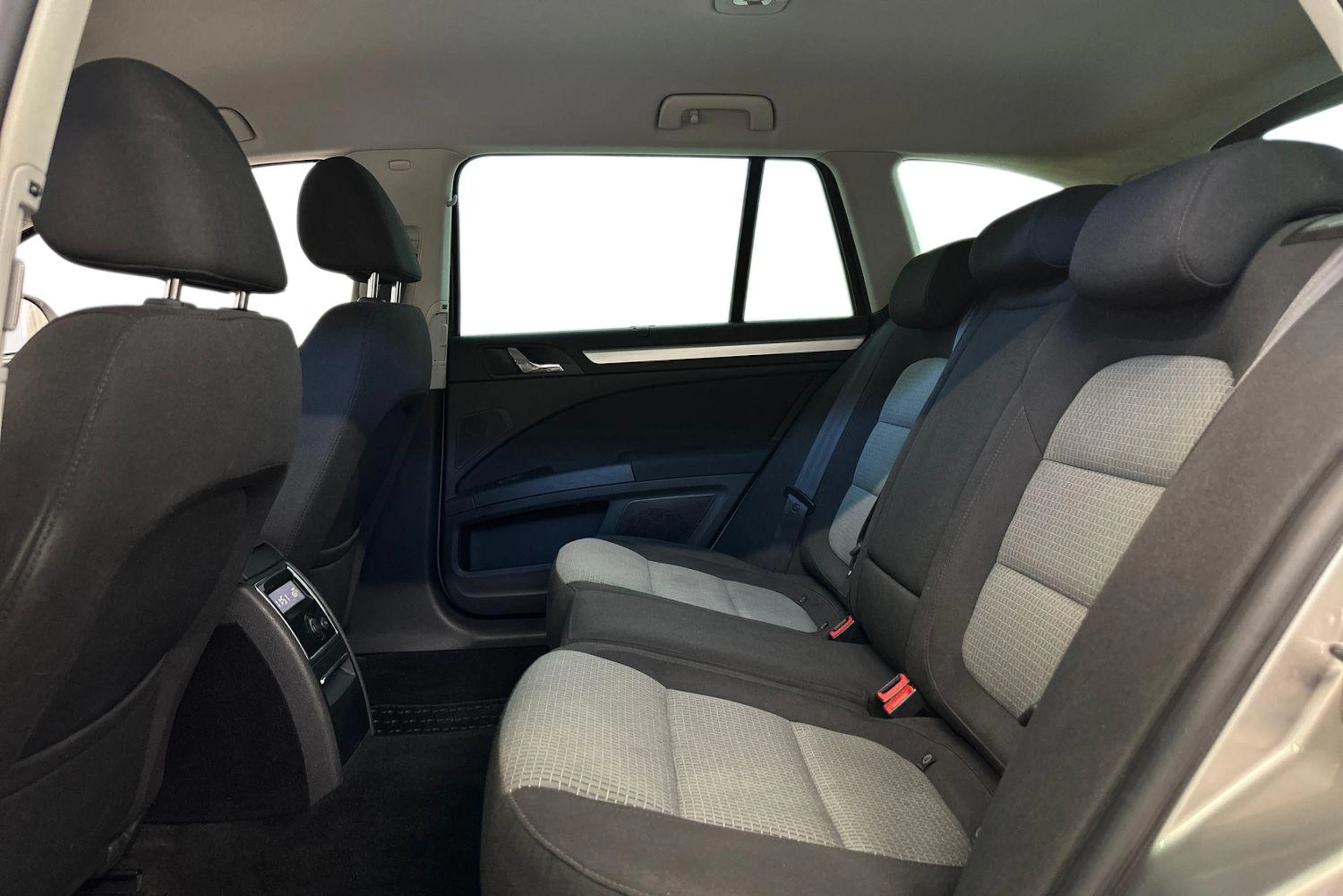 Ruskea (beige) Skoda Superb 2010 kuva 39.
