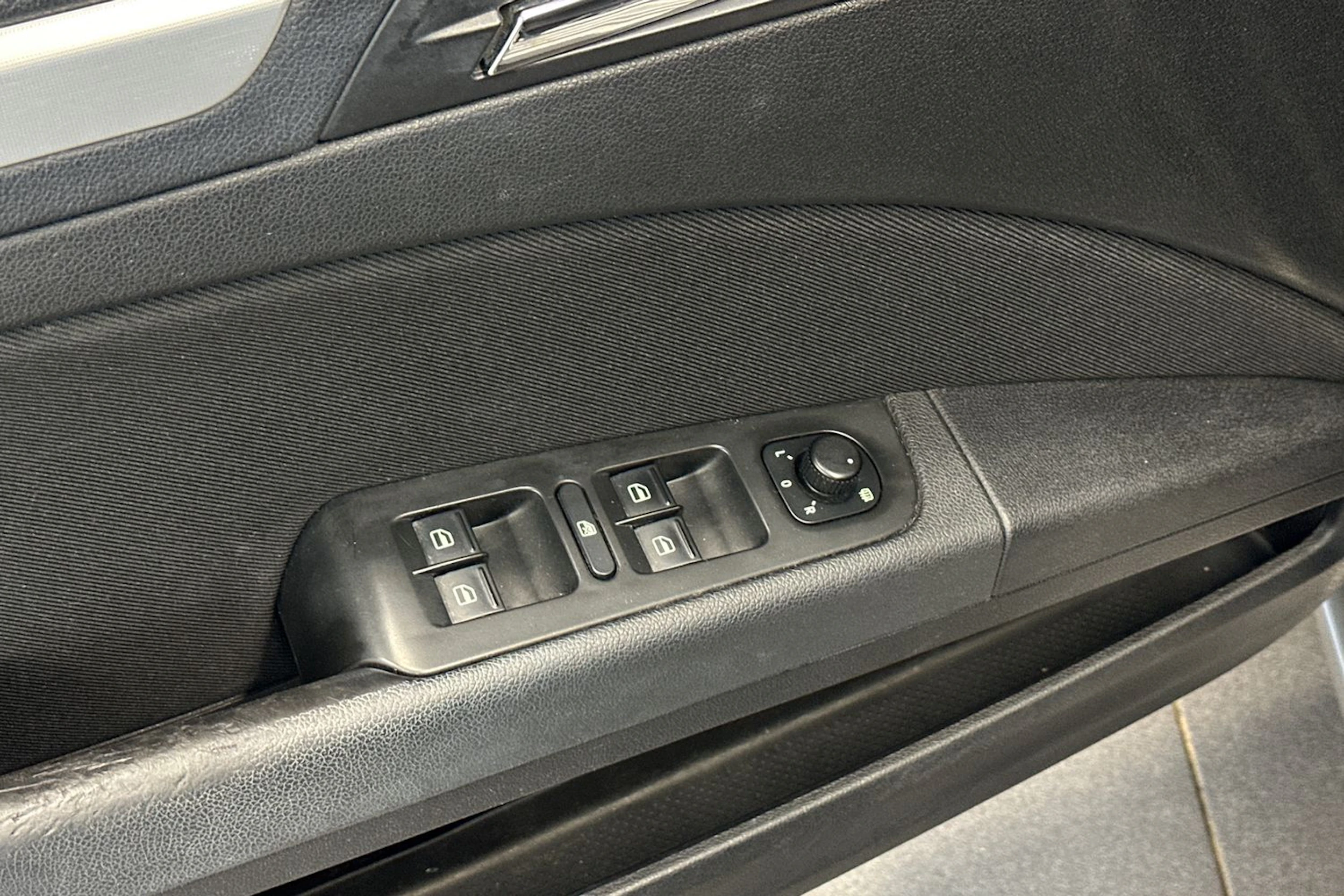 Ruskea (beige) Skoda Superb 2010 kuva 45.