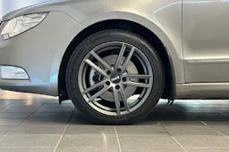 Ruskea (beige) Skoda Superb 2010 kuva 53.
