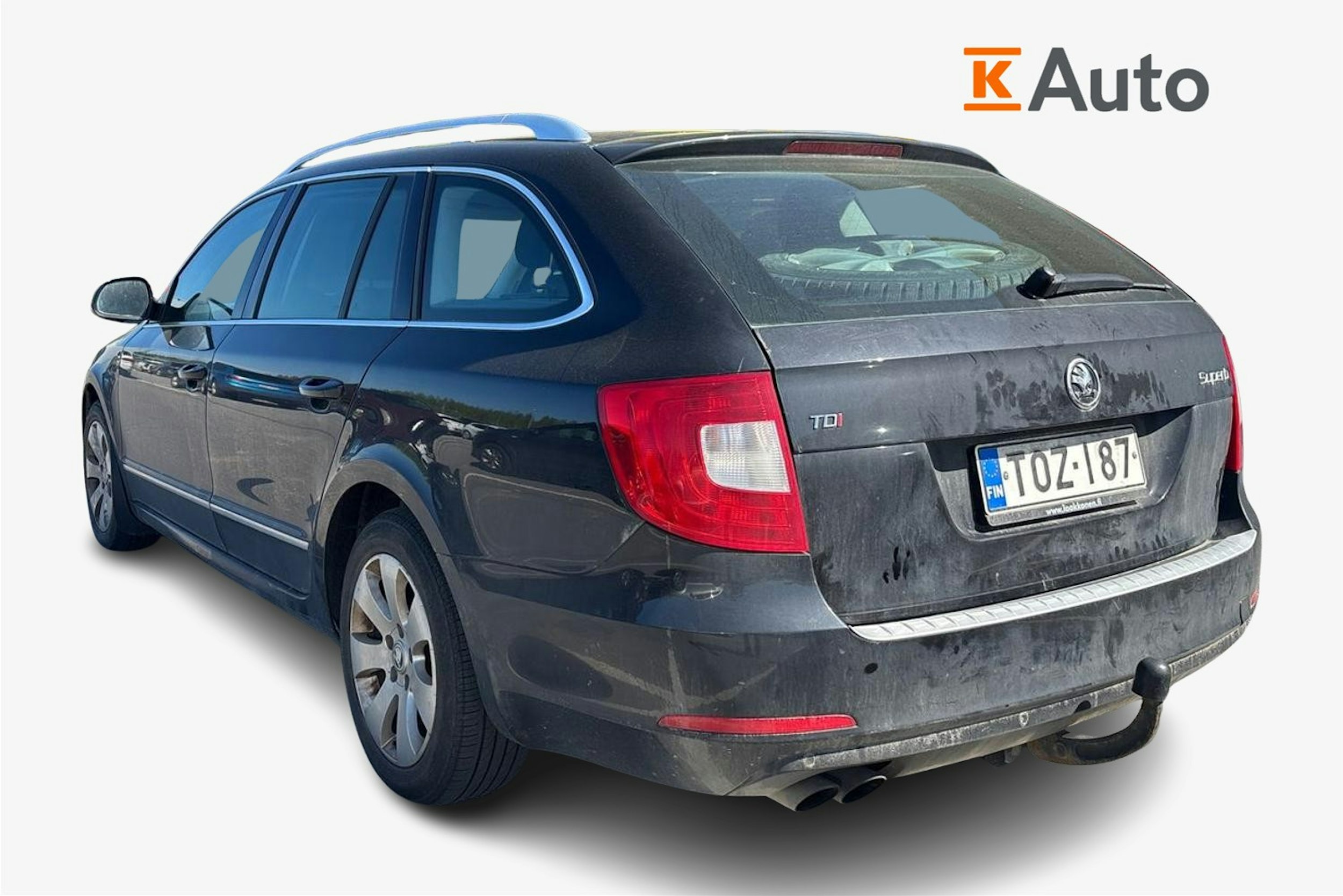 musta Skoda Superb 2011 kuva 2.