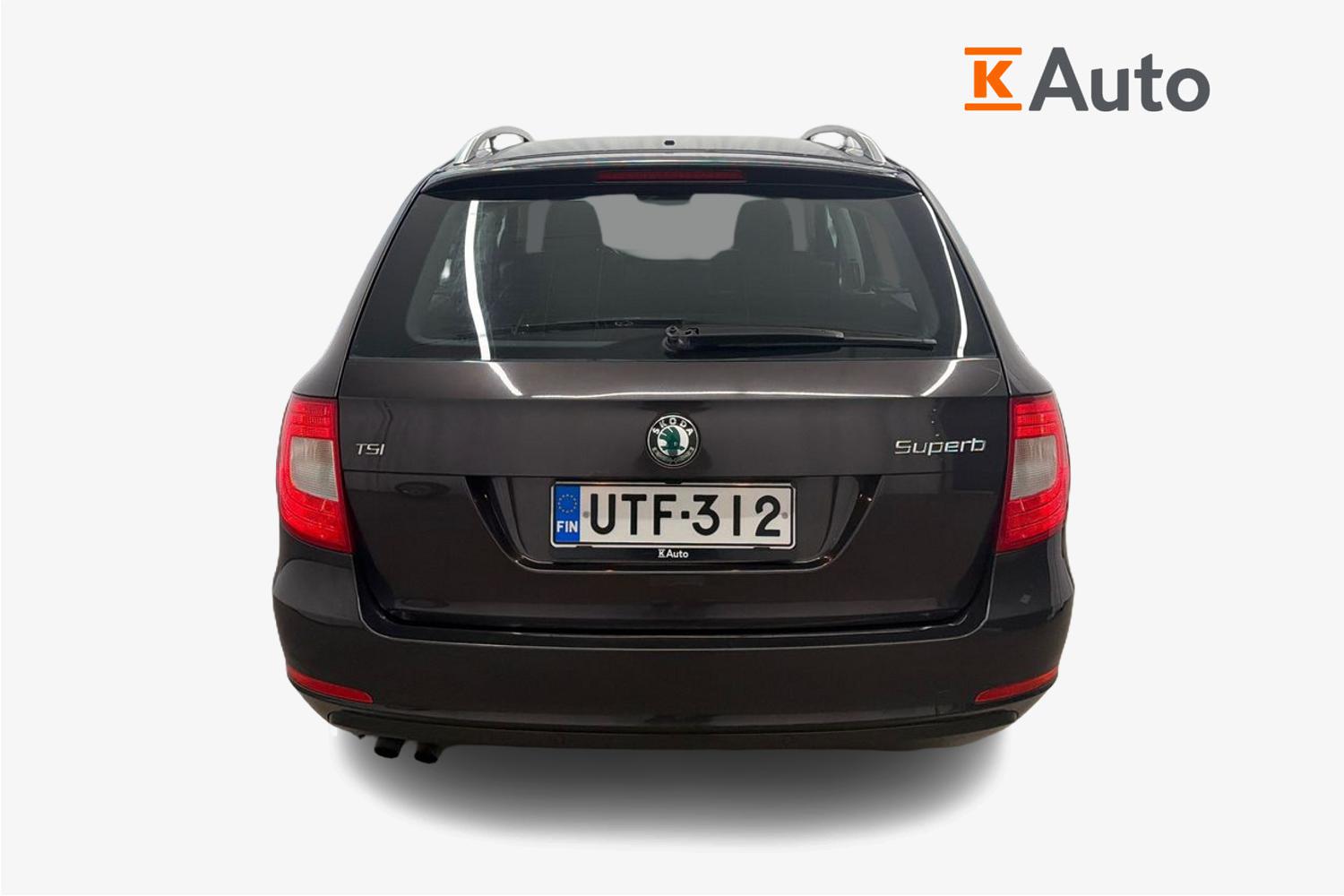 Skoda Superb Combi 1,4 TSI Ambition 2011, kuva 3/3