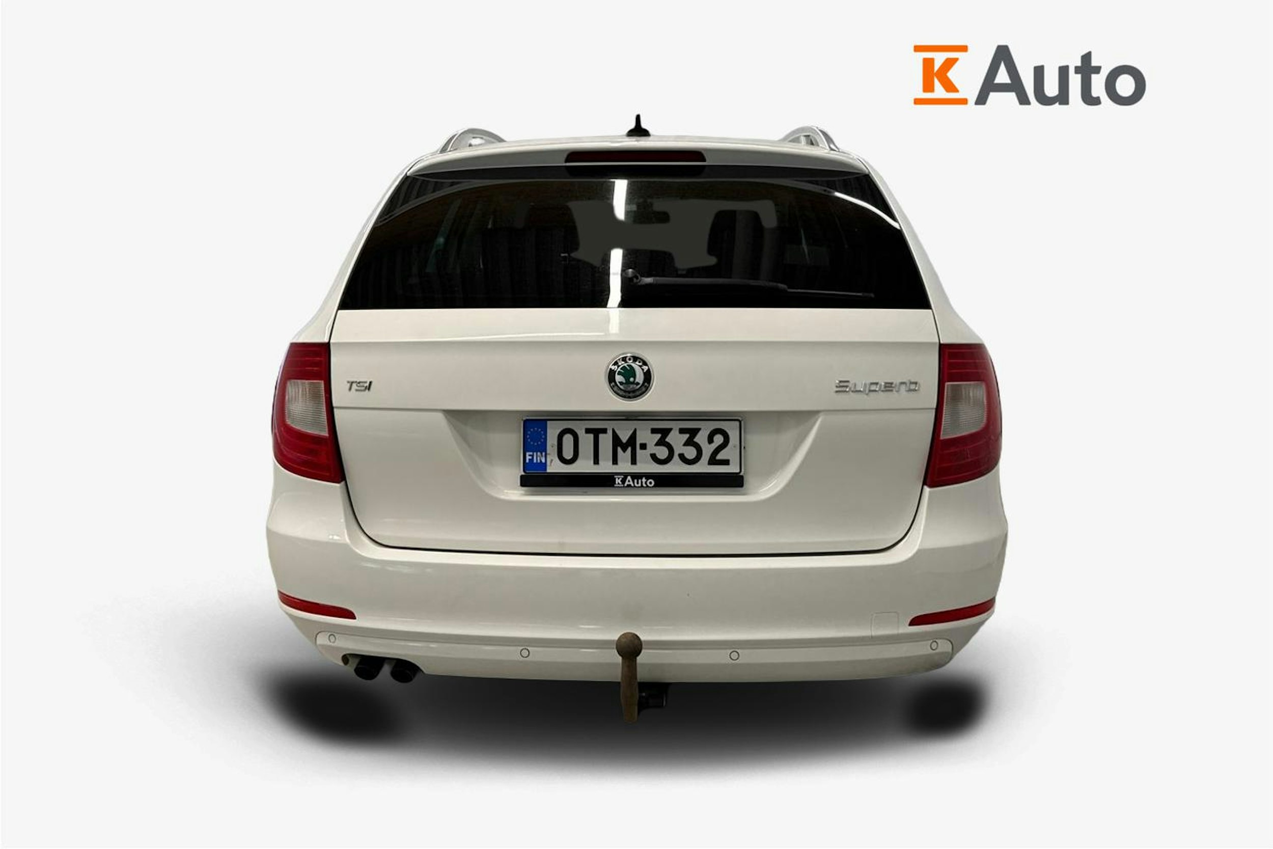 valkoinen Skoda Superb 2012 kuva 3.