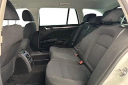 valkoinen Skoda Superb 2012 kuva 8.