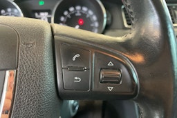 Valkoinen Skoda Superb 2012 kuva 16.