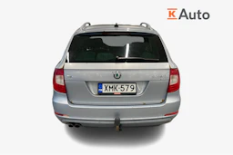Sininen Skoda Superb 2012 kuva 3.