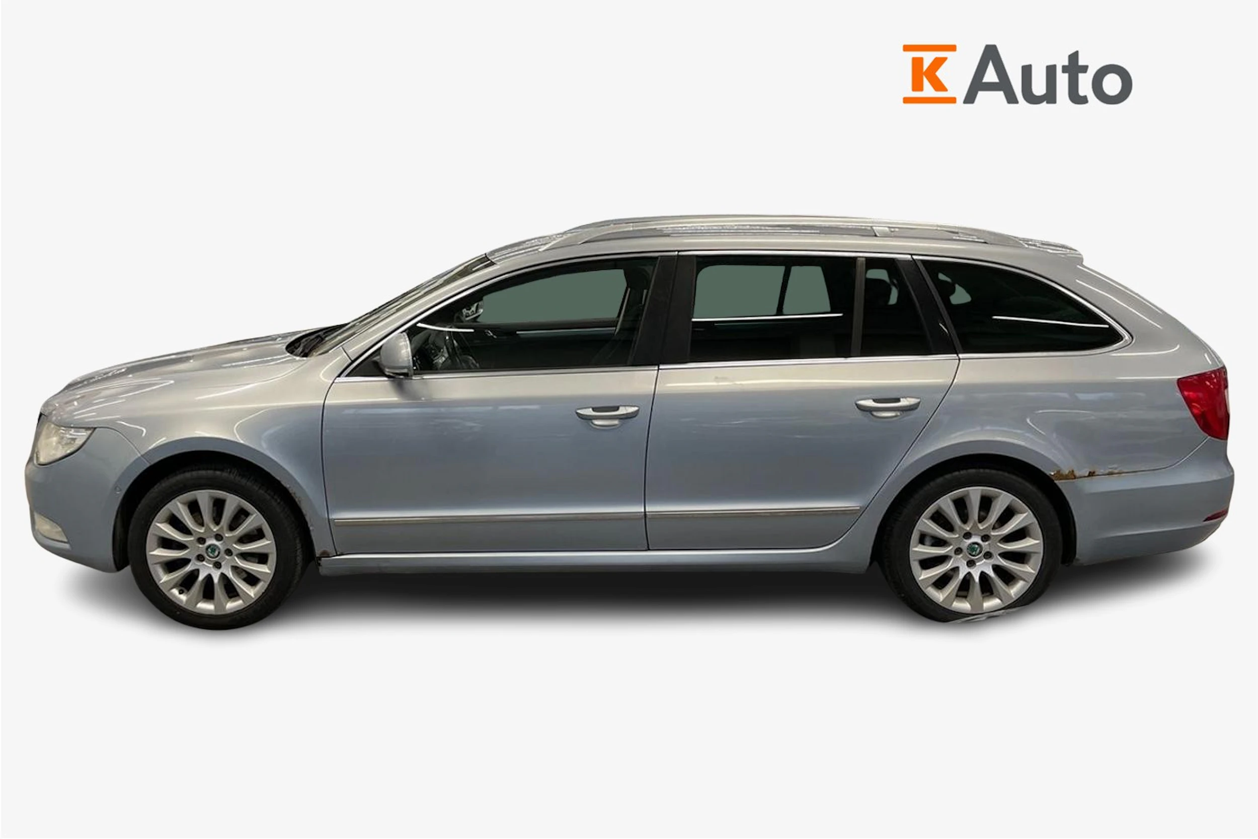 Sininen Skoda Superb 2012 kuva 5.