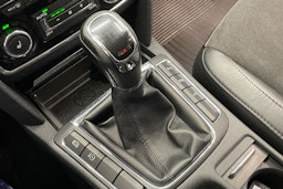 Harmaa Skoda Superb 2013 kuva 19.