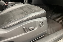 Harmaa Skoda Superb 2013 kuva 22.