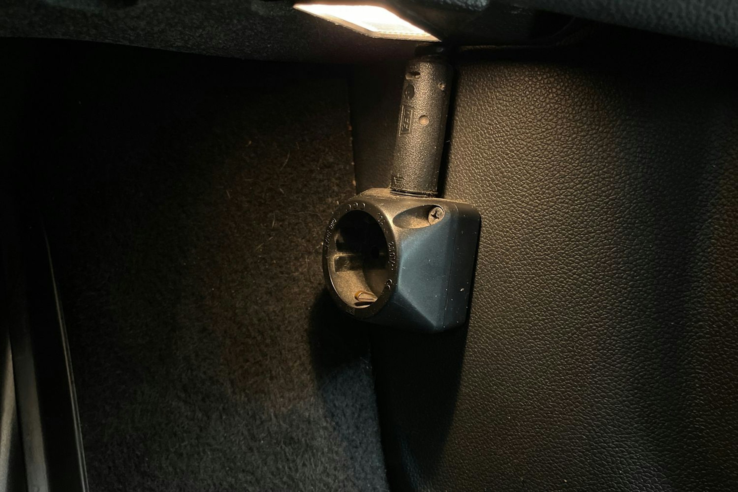 Harmaa Skoda Superb 2013 kuva 23.