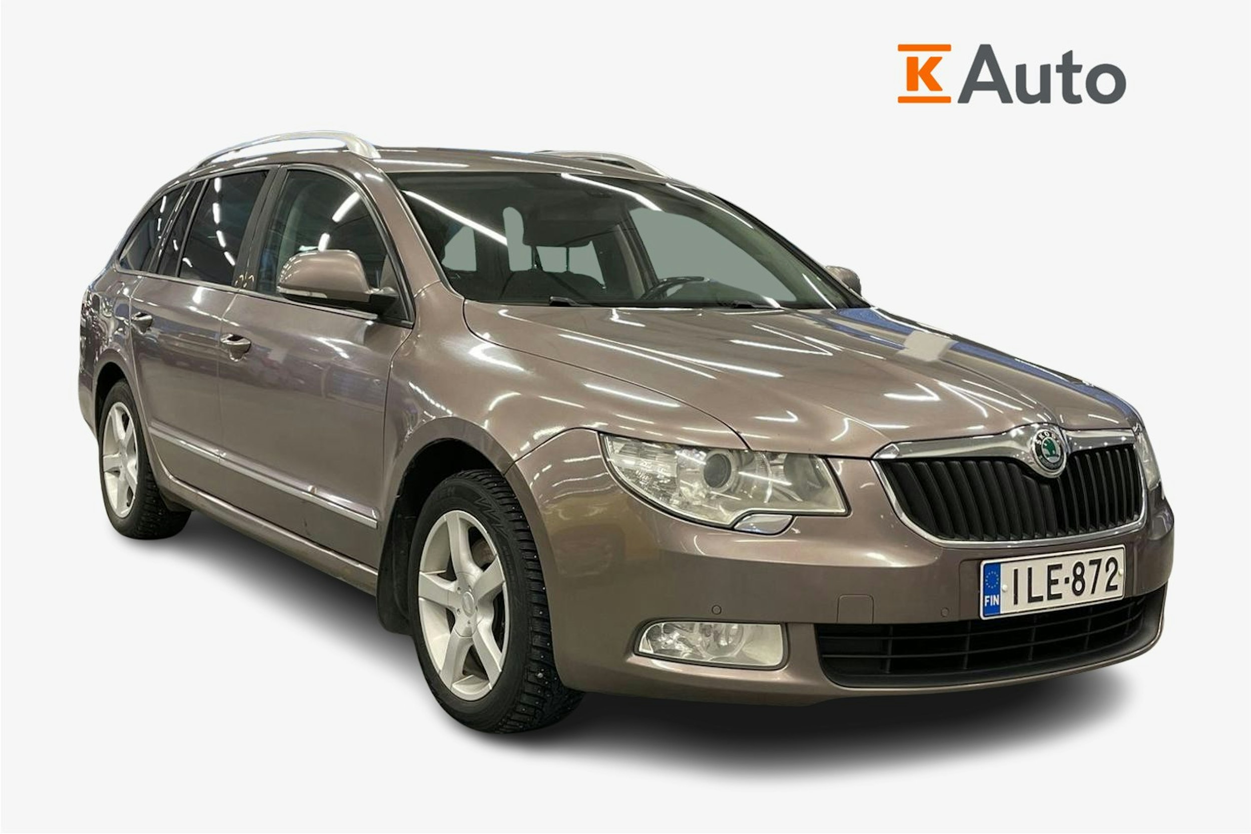 Ruskea (beige) Skoda Superb 2013 kuva 1.