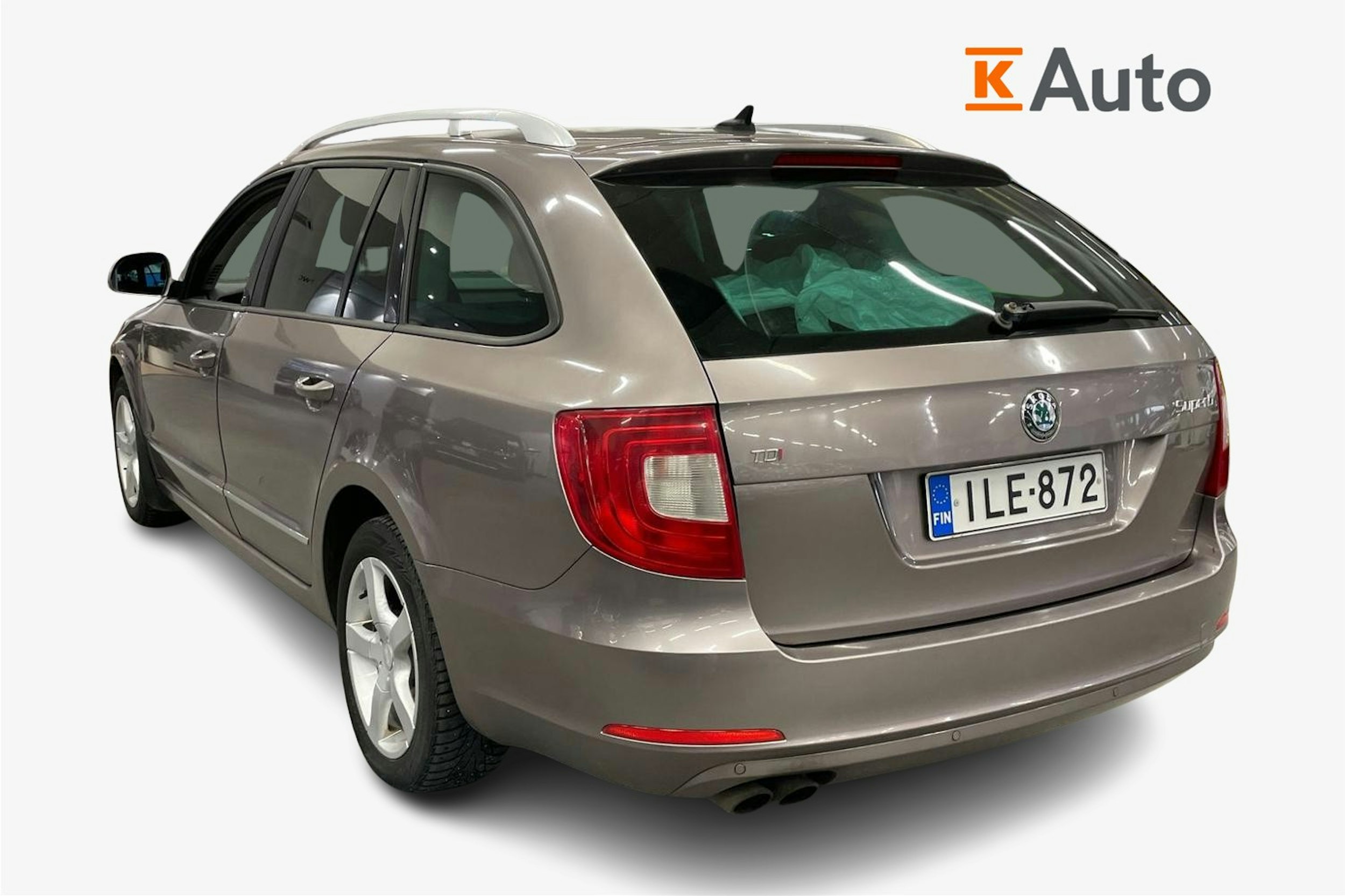 Ruskea (beige) Skoda Superb 2013 kuva 2.