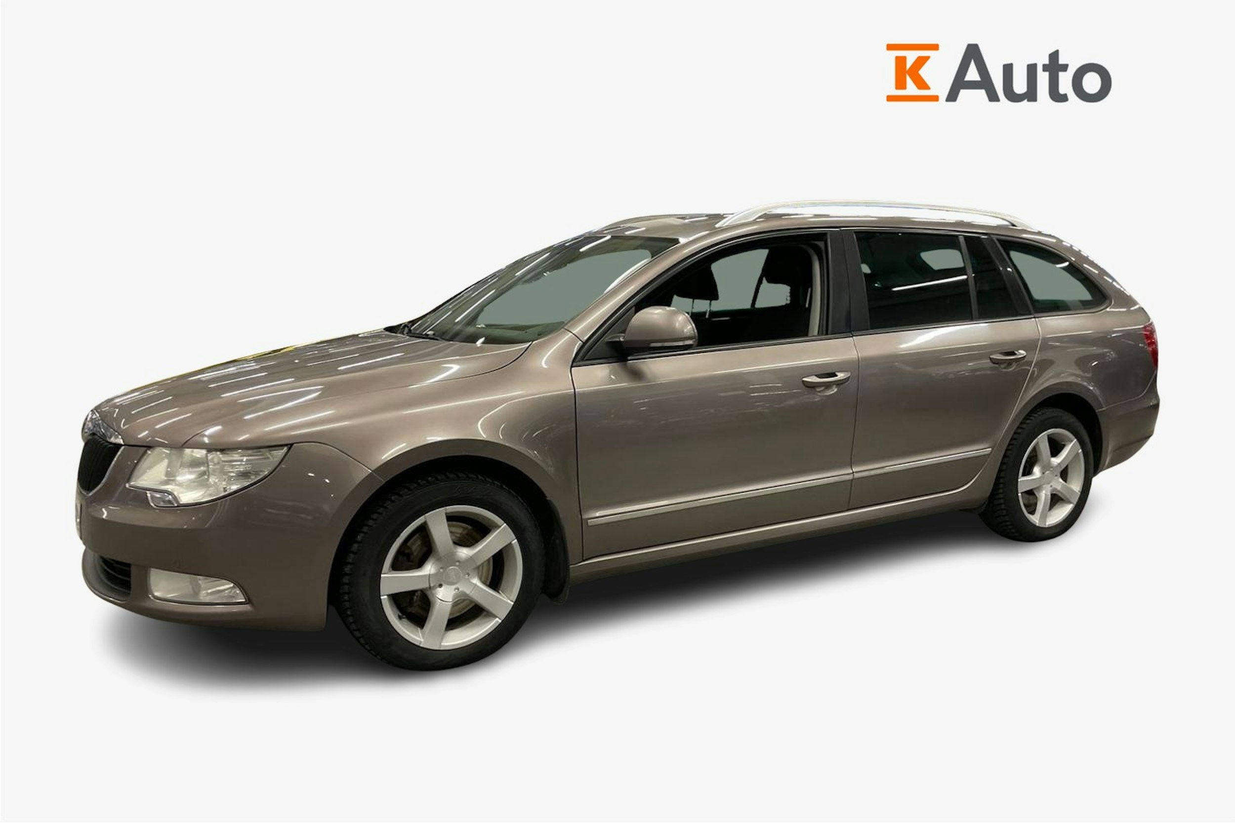 Ruskea (beige) Skoda Superb 2013 kuva 5.