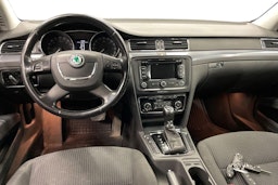 Ruskea (beige) Skoda Superb 2013 kuva 7.