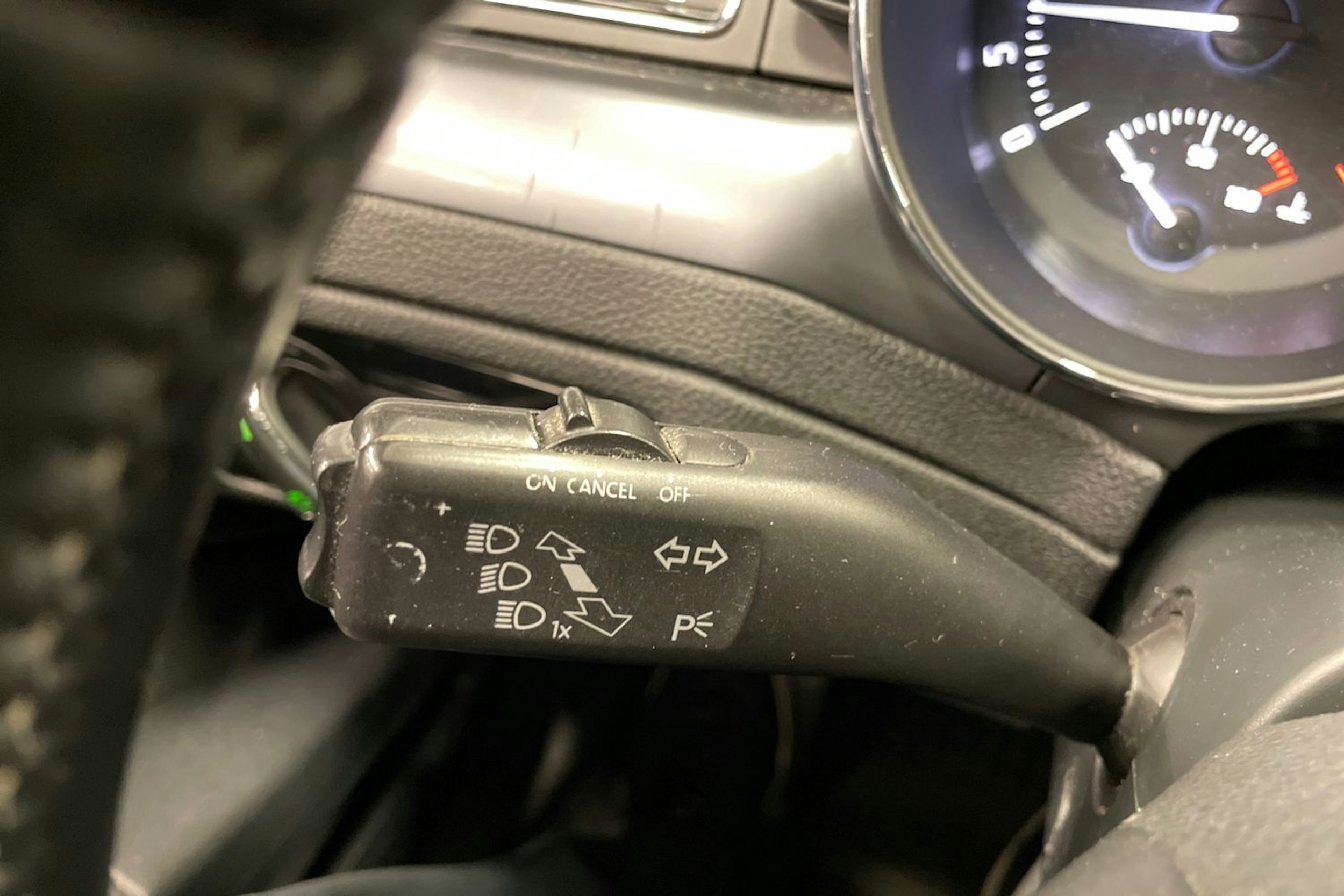 Ruskea (beige) Skoda Superb 2013 kuva 18.