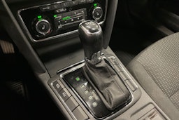 Ruskea (beige) Skoda Superb 2013 kuva 19.