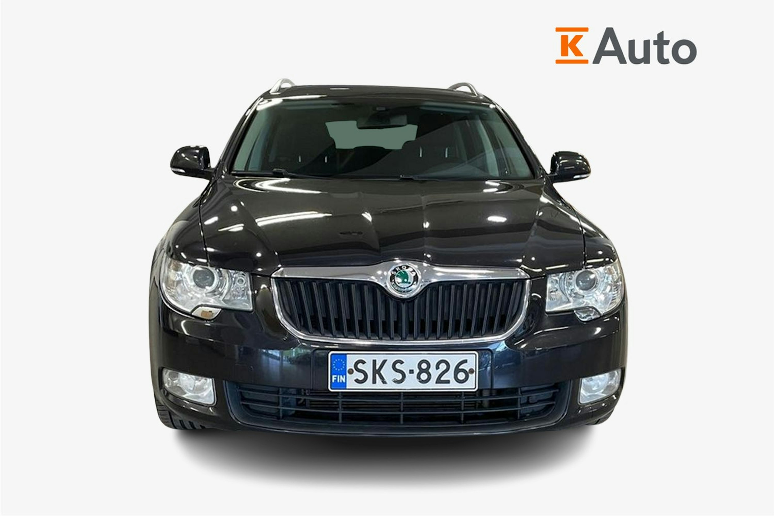 musta Skoda Superb 2013 kuva 5.
