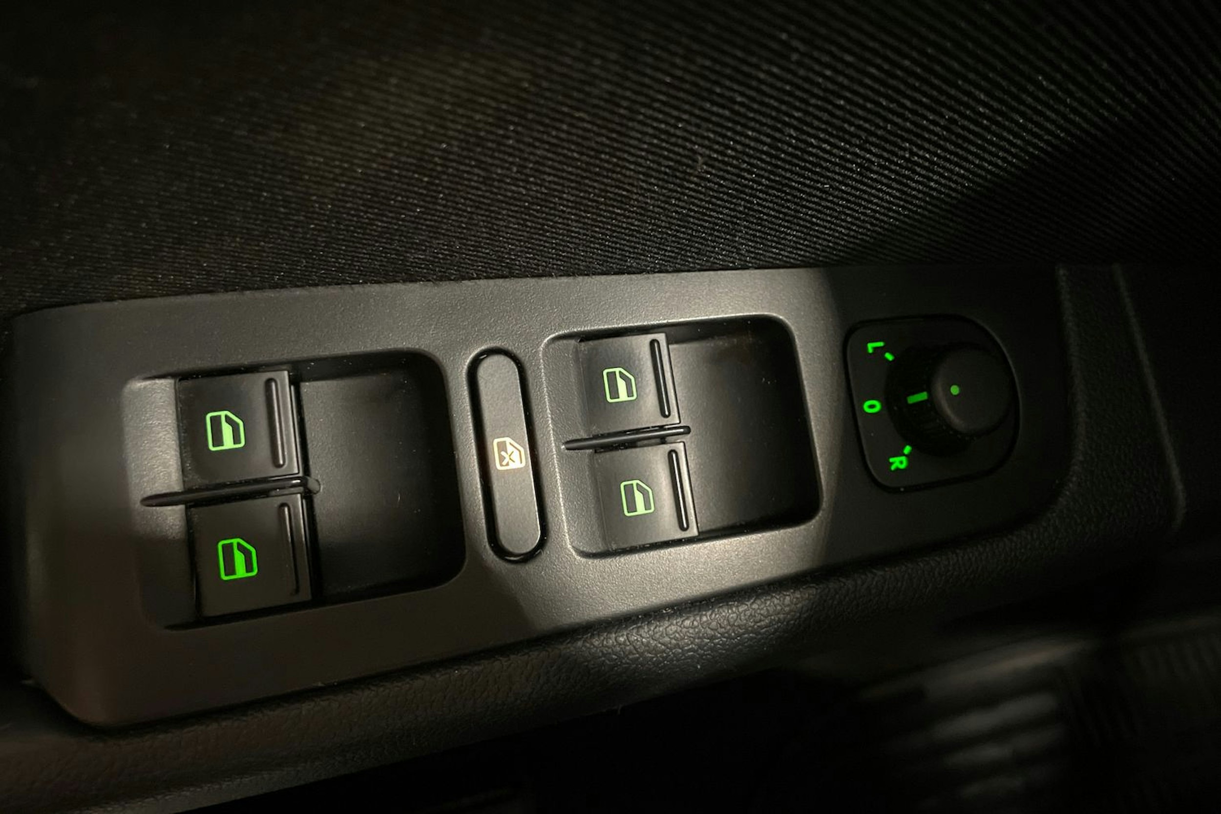 musta Skoda Superb 2013 kuva 19.