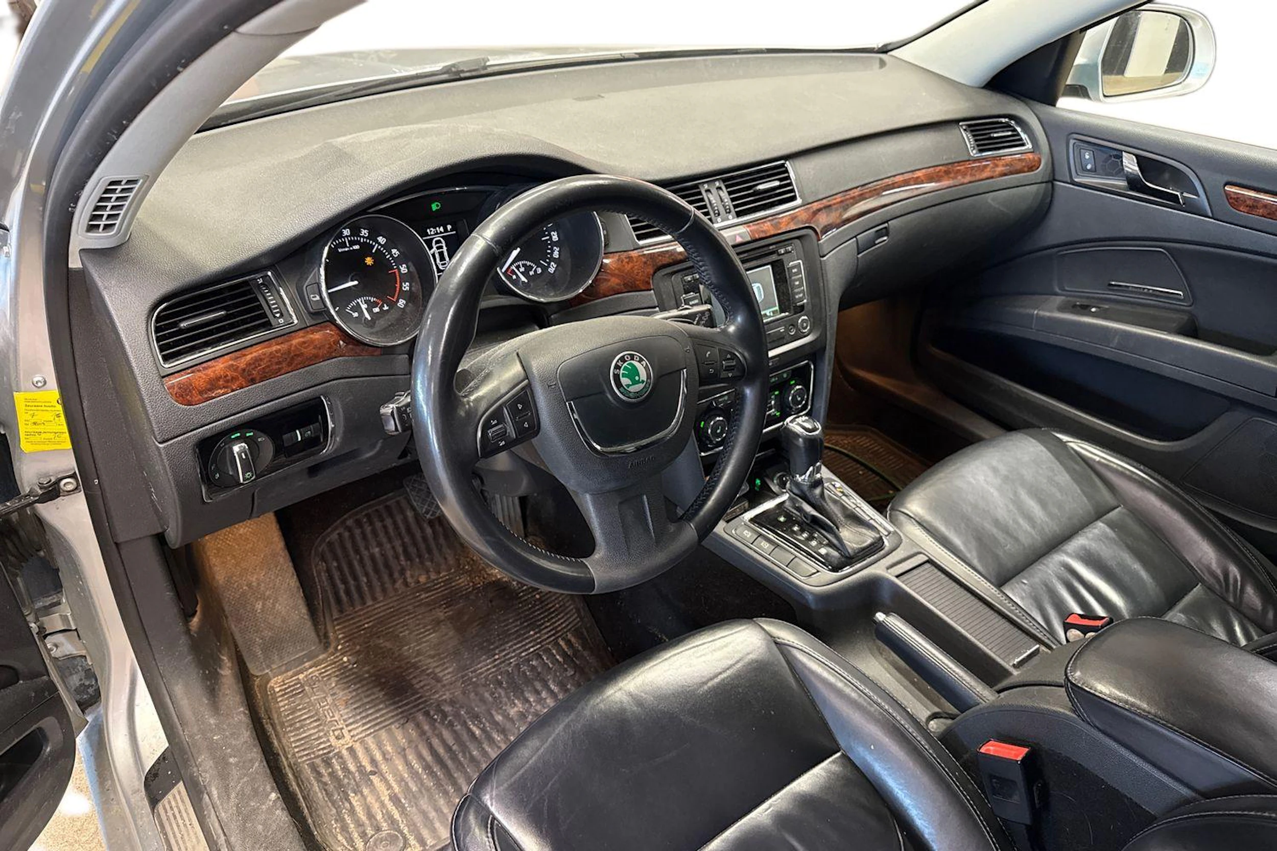 hopea Skoda Superb 2013 kuva 6.