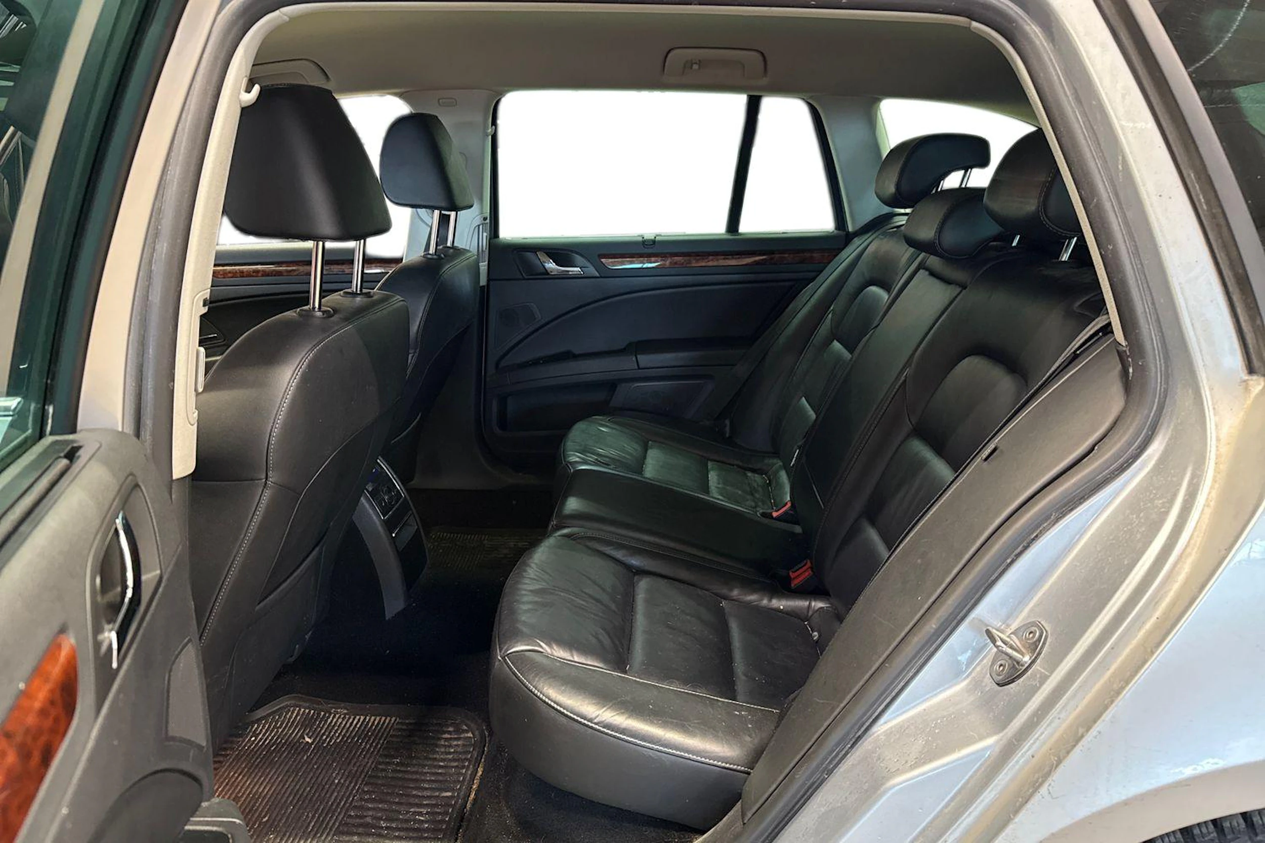 hopea Skoda Superb 2013 kuva 8.