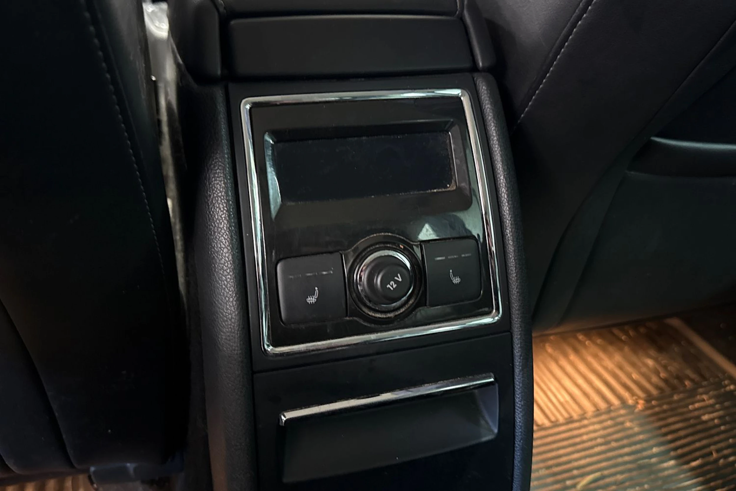 hopea Skoda Superb 2013 kuva 30.