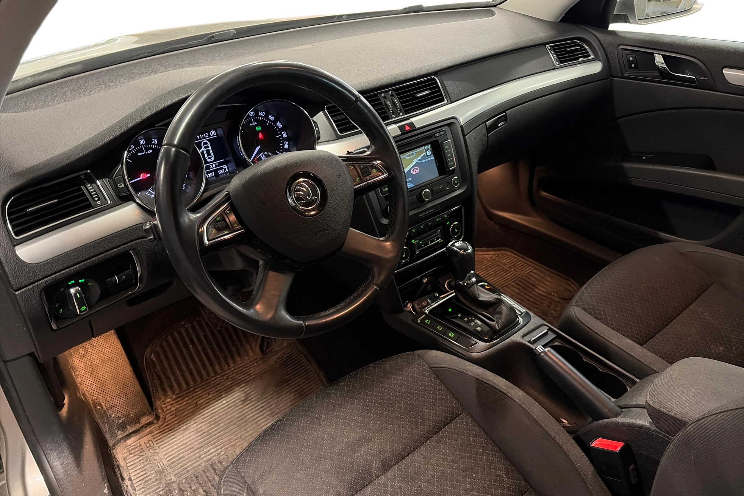 ruskea (beige) Skoda Superb 2014 kuva 3.