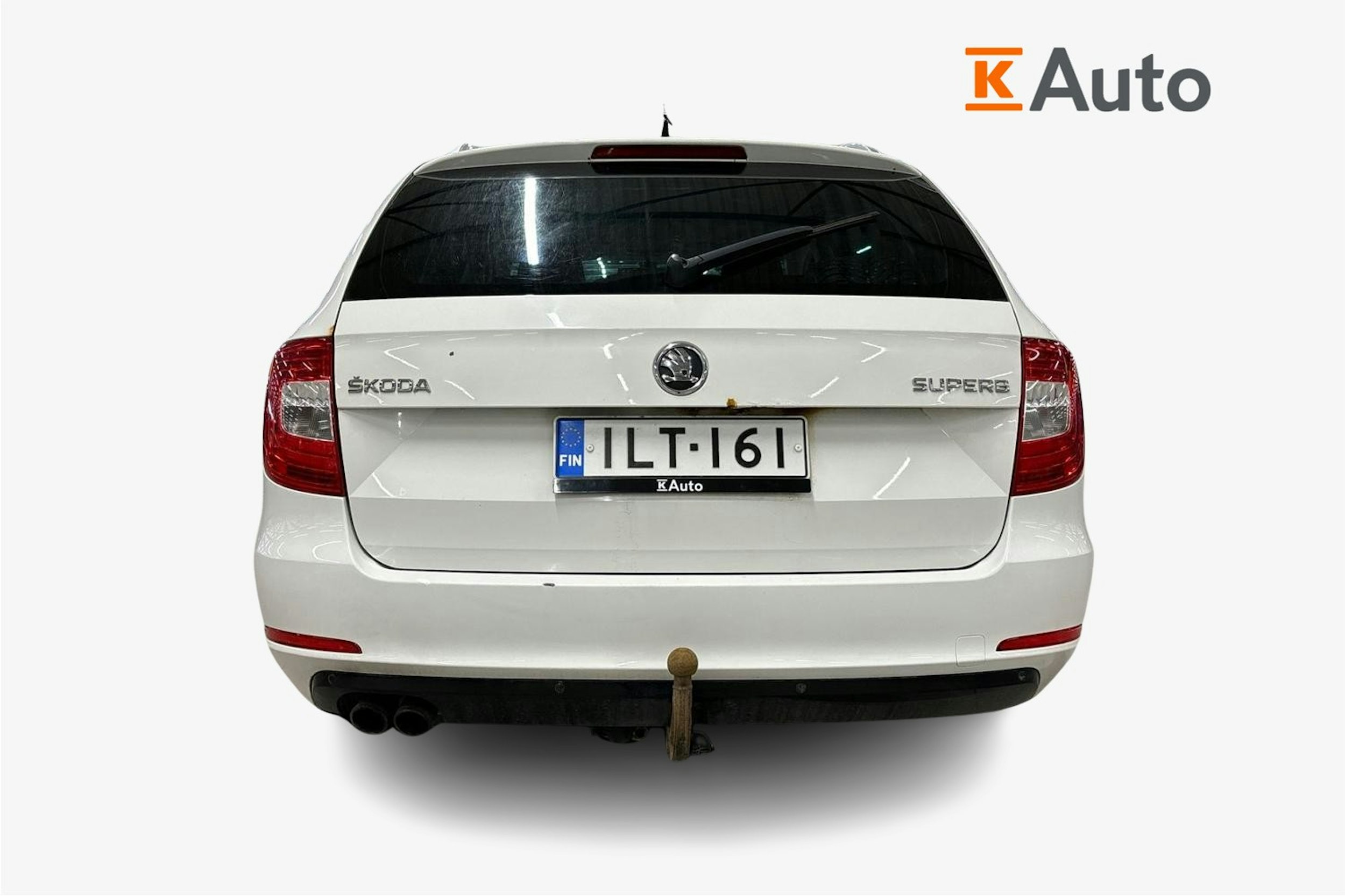 valkoinen Skoda Superb 2014 kuva 3.