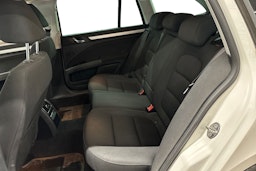 valkoinen Skoda Superb 2014 kuva 8.