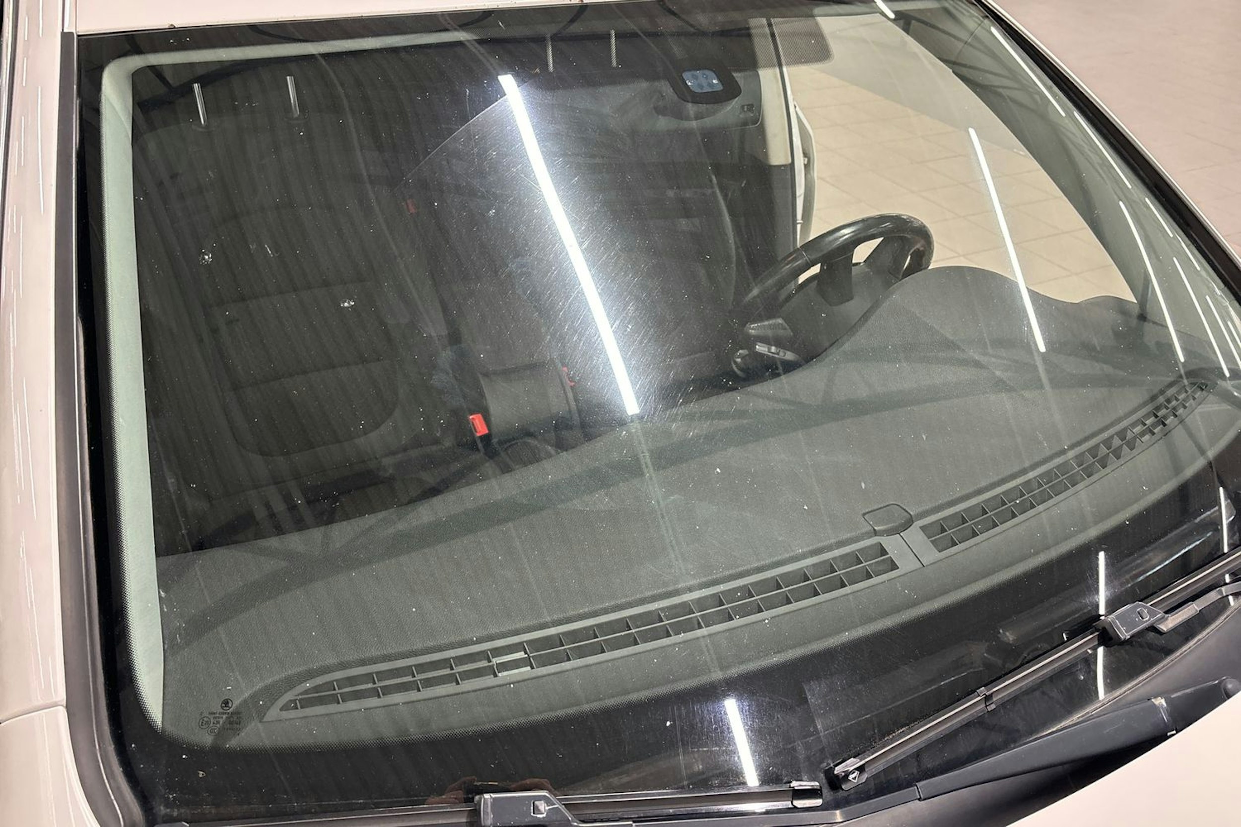 valkoinen Skoda Superb 2014 kuva 12.