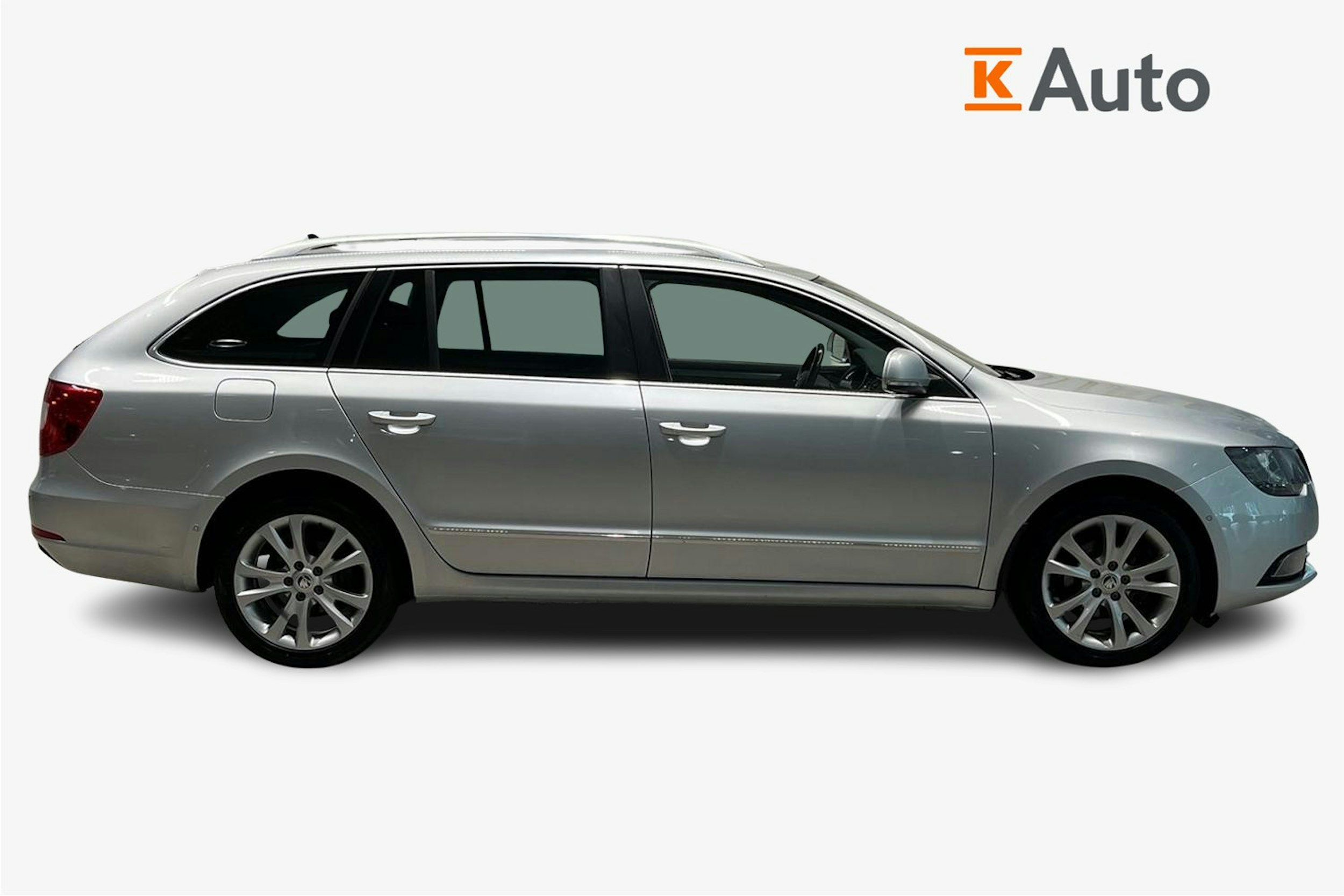 Hopea Skoda Superb 2014 kuva 6.