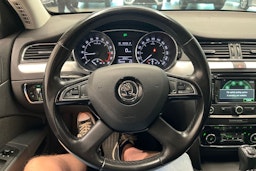 Hopea Skoda Superb 2014 kuva 14.