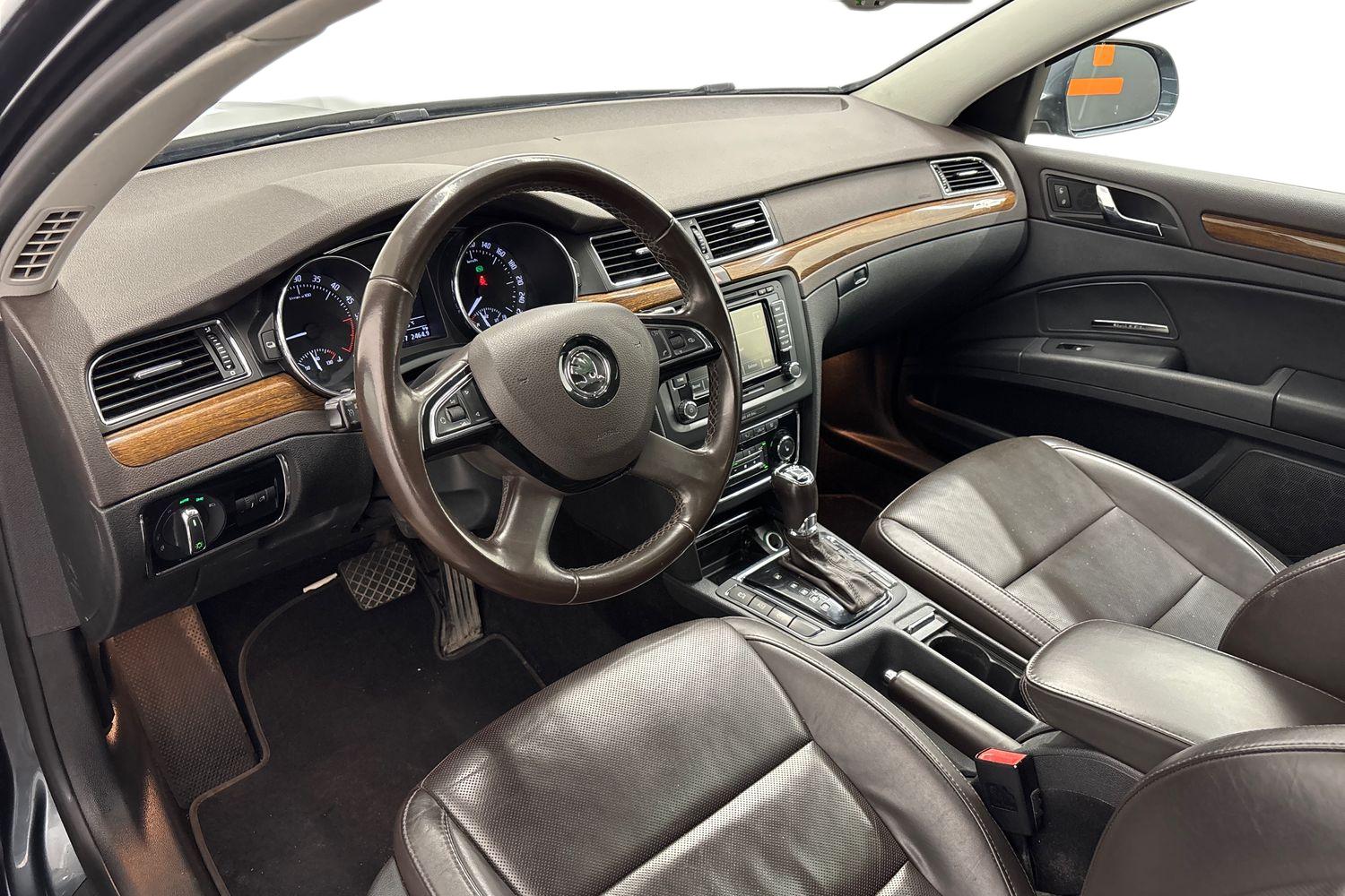Skoda Superb 2014, kuva 6/24