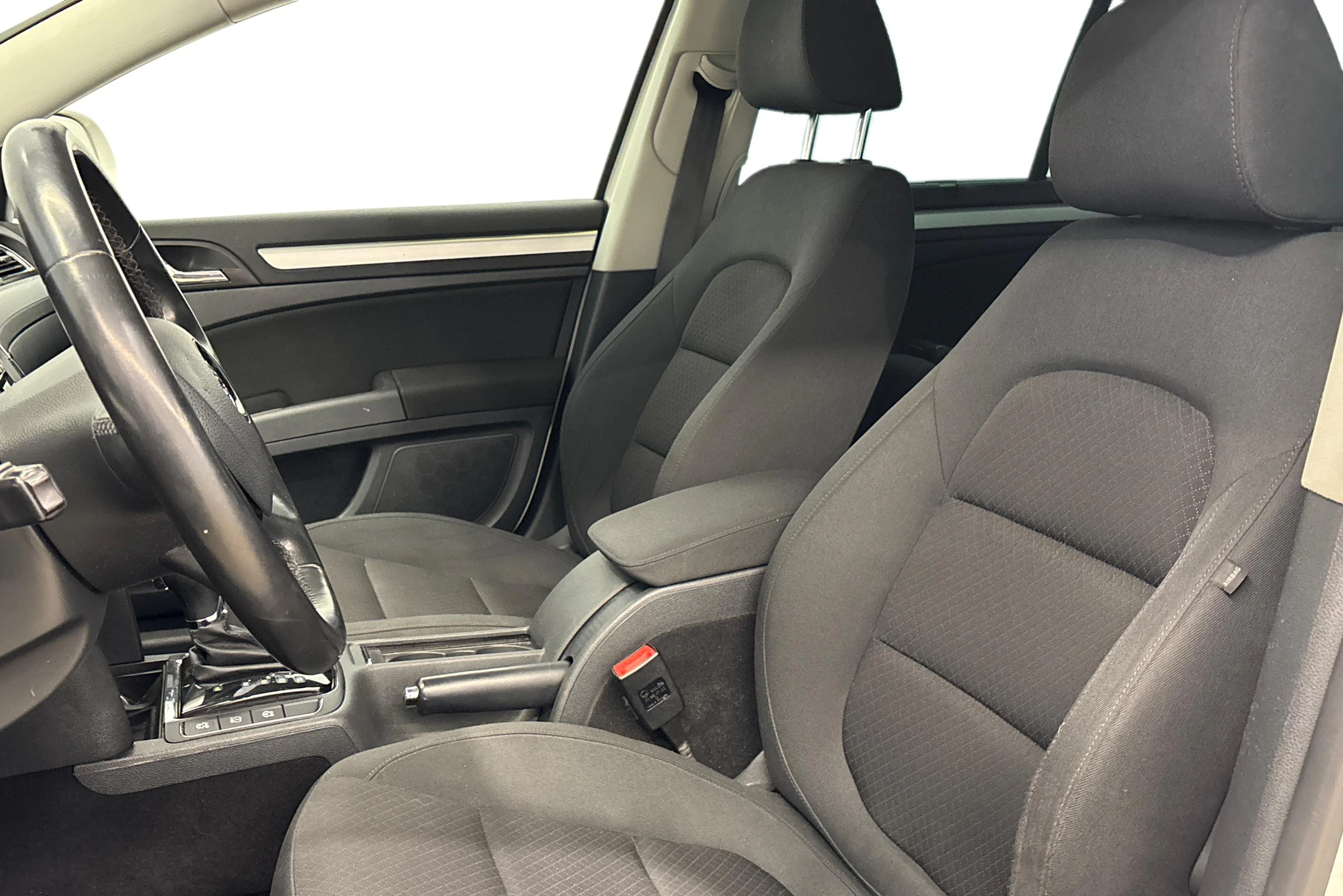 valkoinen Skoda Superb 2015 kuva 7.