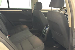 valkoinen Skoda Superb 2015 kuva 9.