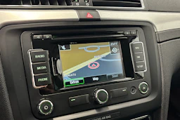 valkoinen Skoda Superb 2015 kuva 17.