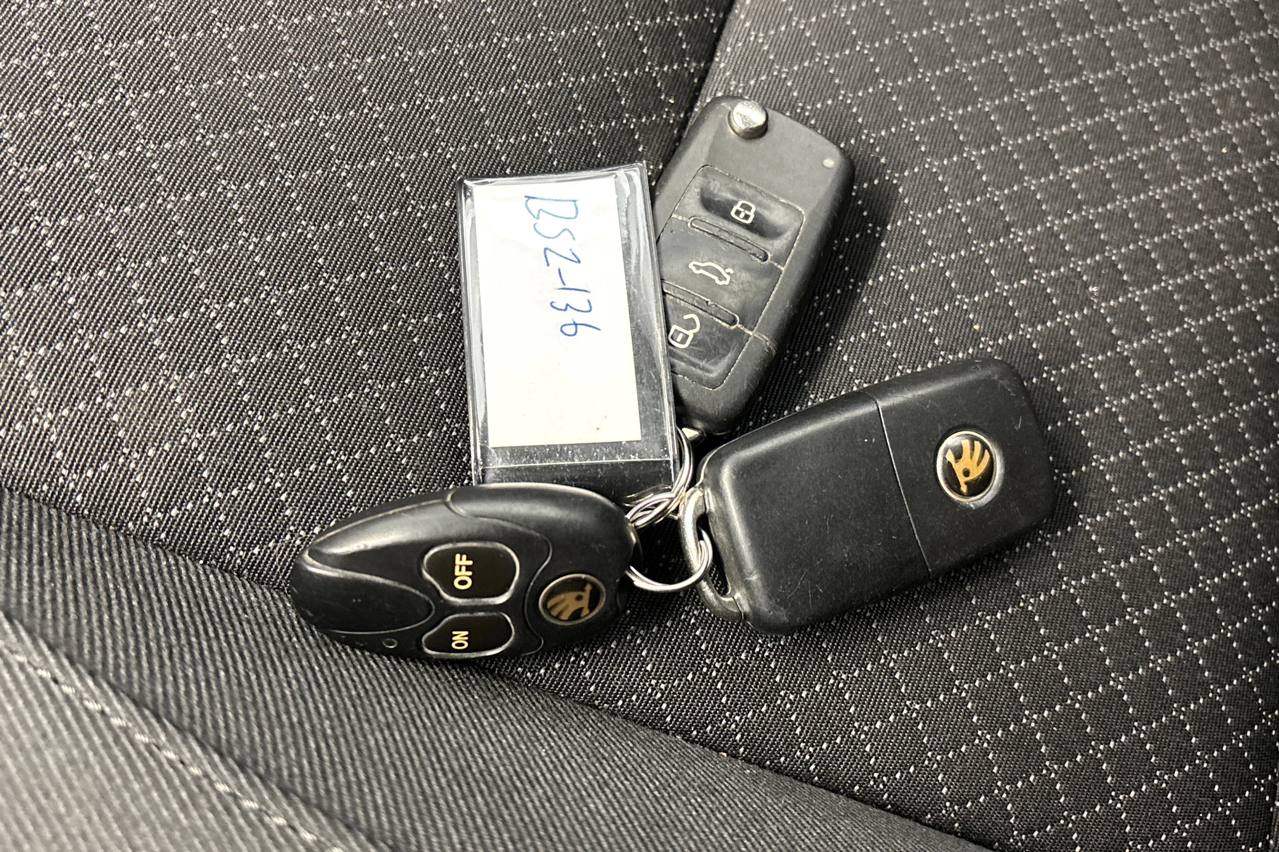 valkoinen Skoda Superb 2015 kuva 22.