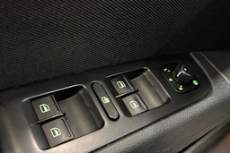 valkoinen Skoda Superb 2015 kuva 24.