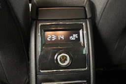 valkoinen Skoda Superb 2015 kuva 30.