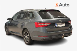 harmaa Skoda Superb 2015 kuva 2.