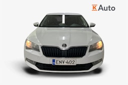 Valkoinen Skoda Superb 2015 kuva 5.