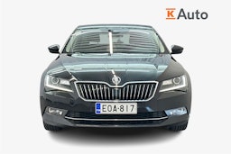 musta Skoda Superb 2015 kuva 5.