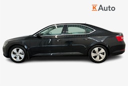 musta Skoda Superb 2015 kuva 6.