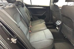 musta Skoda Superb 2015 kuva 10.