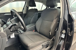 musta Skoda Superb 2015 kuva 23.