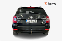 Musta Skoda Superb 2015 kuva 3.