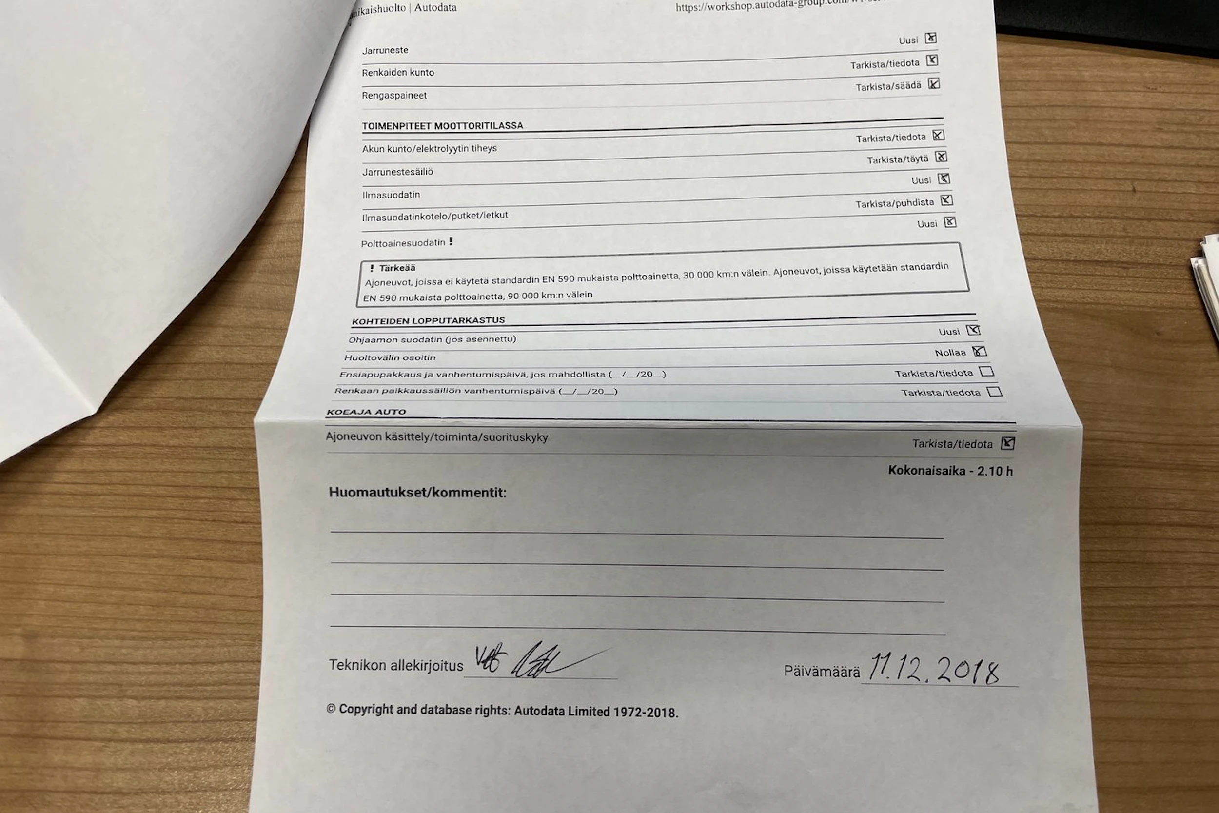 Musta Skoda Superb 2015 kuva 15.