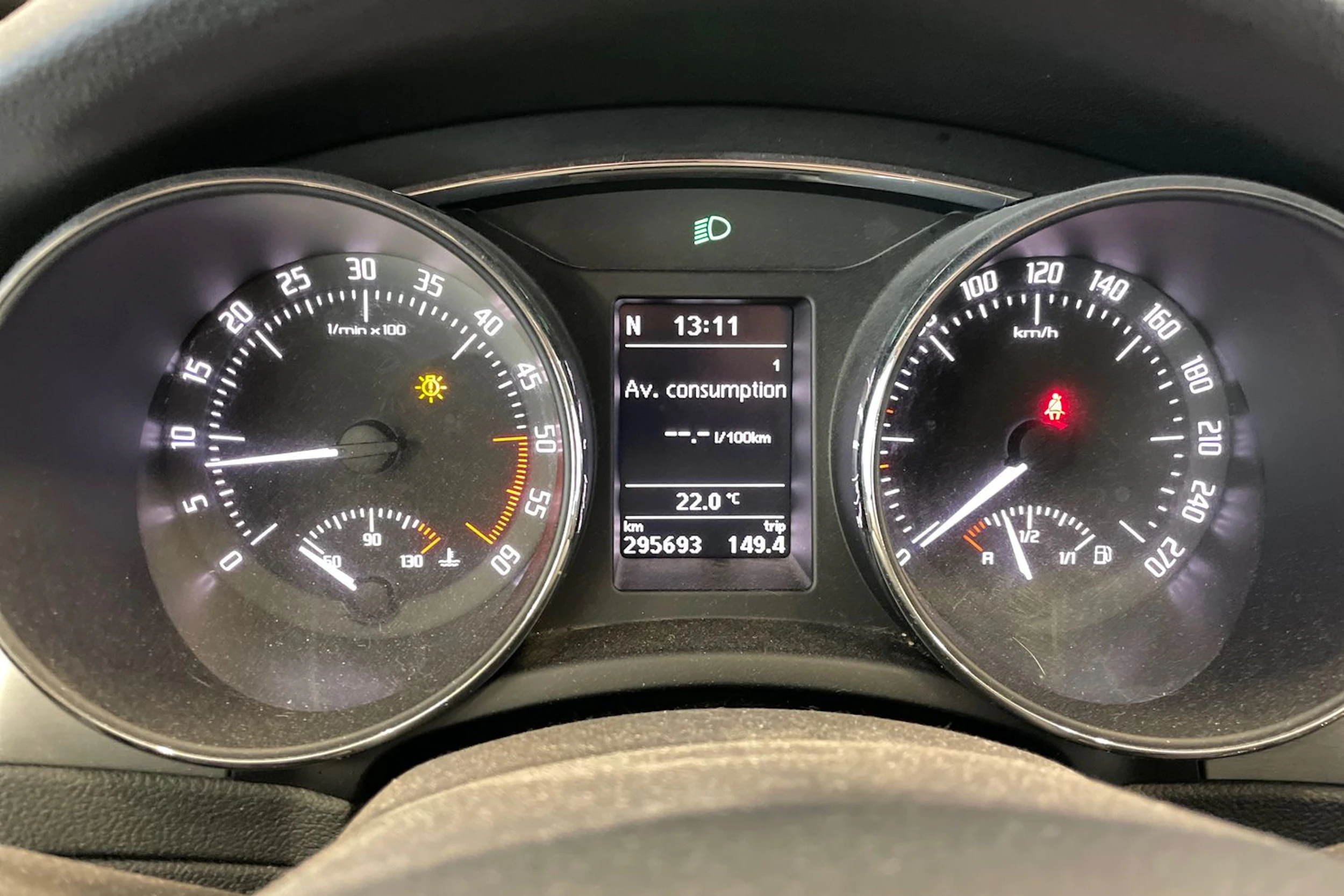 Musta Skoda Superb 2015 kuva 31.